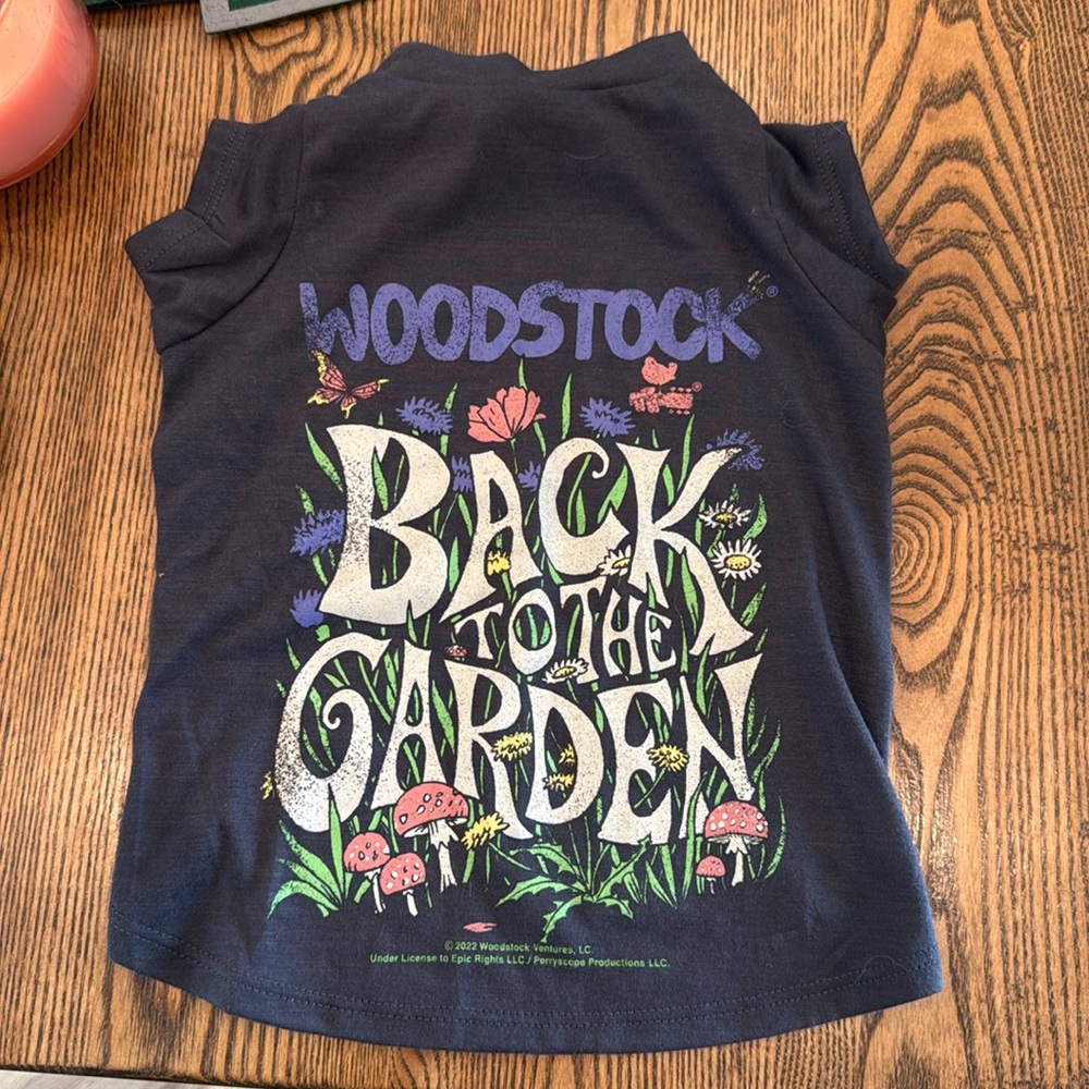 Woodstock Dog T-Shirt Apparel Size Small - Back of the Garden